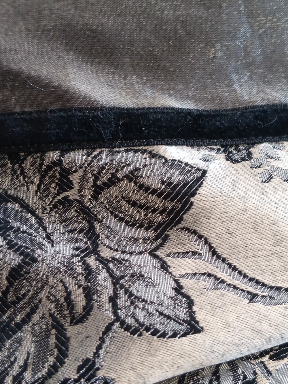 Vintage Amelia’s Silver Metallic Floral Cami Top M Velvet Trim Strappy Tank - Picture 5 of 6